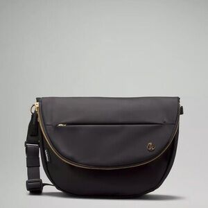 Lululemon - All Night Festival Bag - Micro 2L - Black/Gold